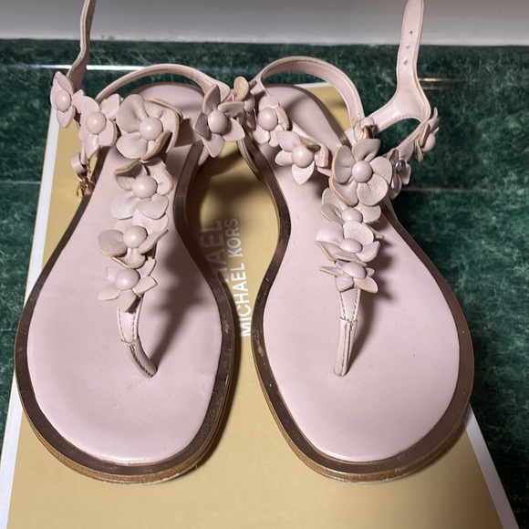 Womans size 6.5 sandals - Picture 4 of 4